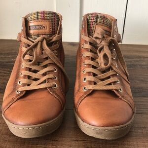 Pikolinos Tan Leather High-Tops size 39